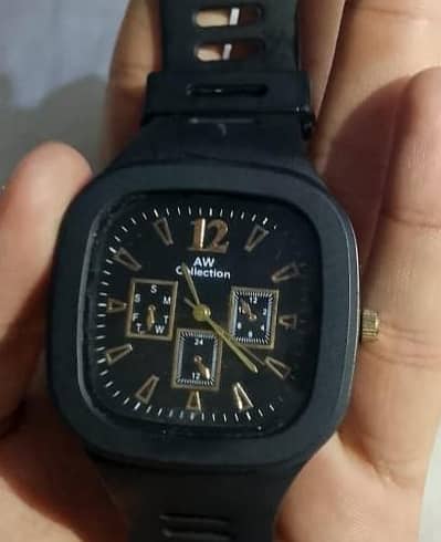 AW Collection Men's Black & Gold Analog Sports Watch