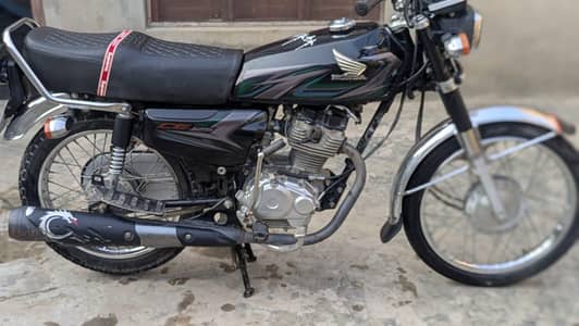 honda 125 black color
