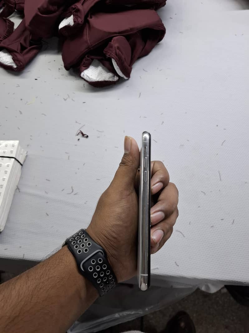 Apple iPhone X 2