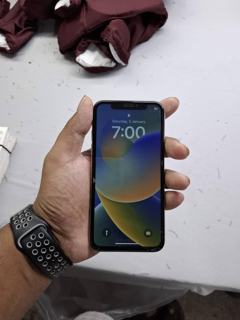 Apple iPhone X 5