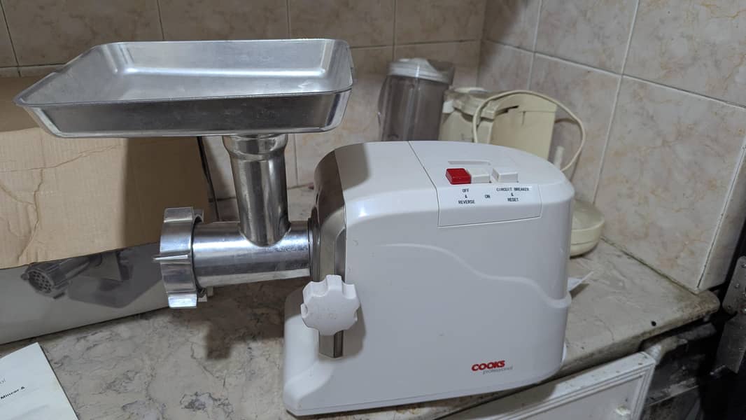 meat grinder 0