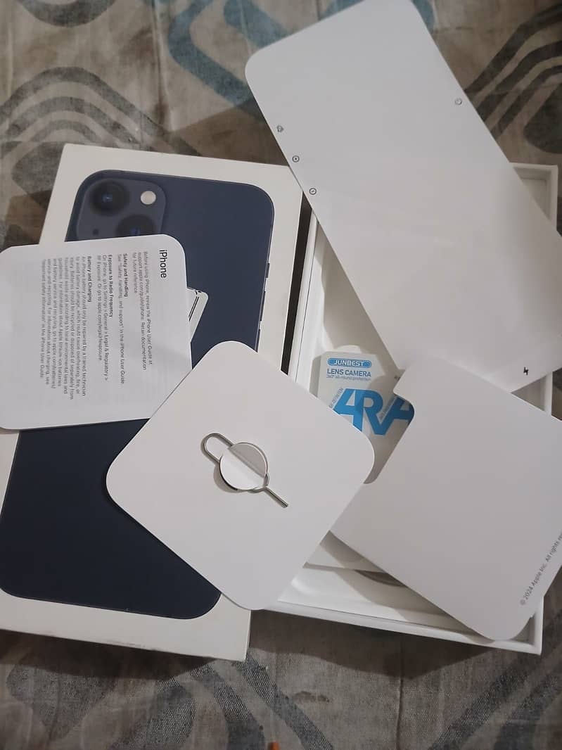 iPhone 13 4