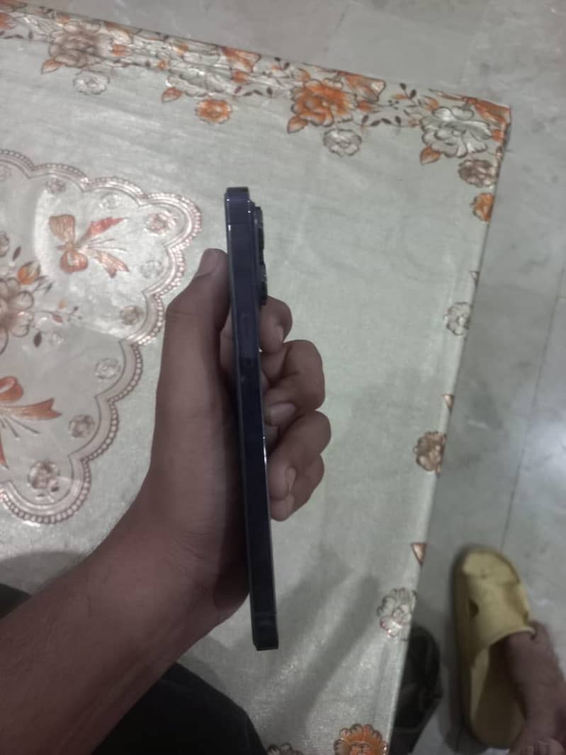 iPhone 14 Pro Max 3