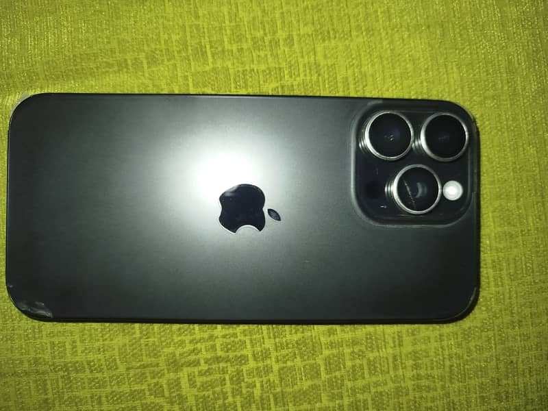 Iphone 16 pro max 3