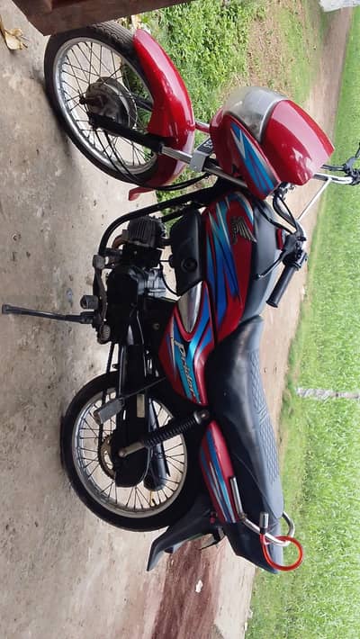 Honda Pridor 2015 model all oky 10.9 condition koi Kam nahin hona