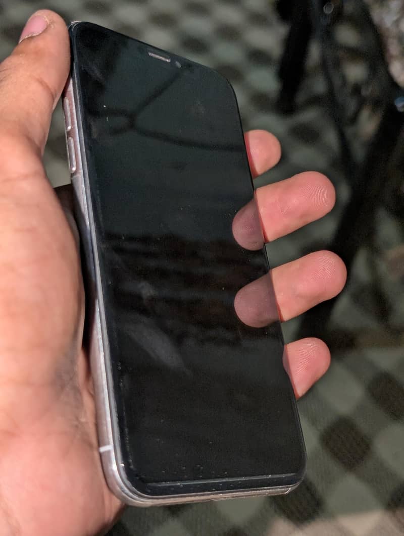 Apple iPhone X 5