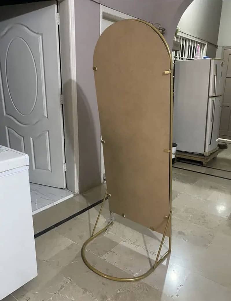 Large mirror 1