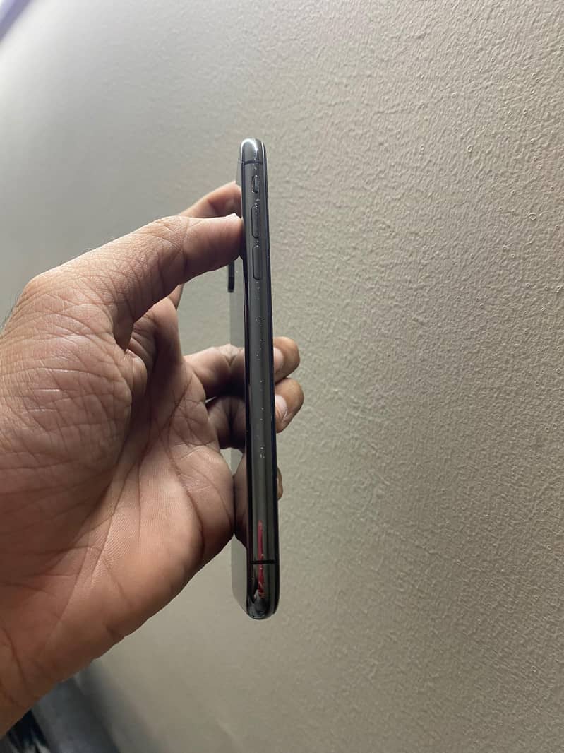 Apple iPhone X 3