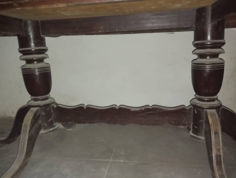 Dining table 0