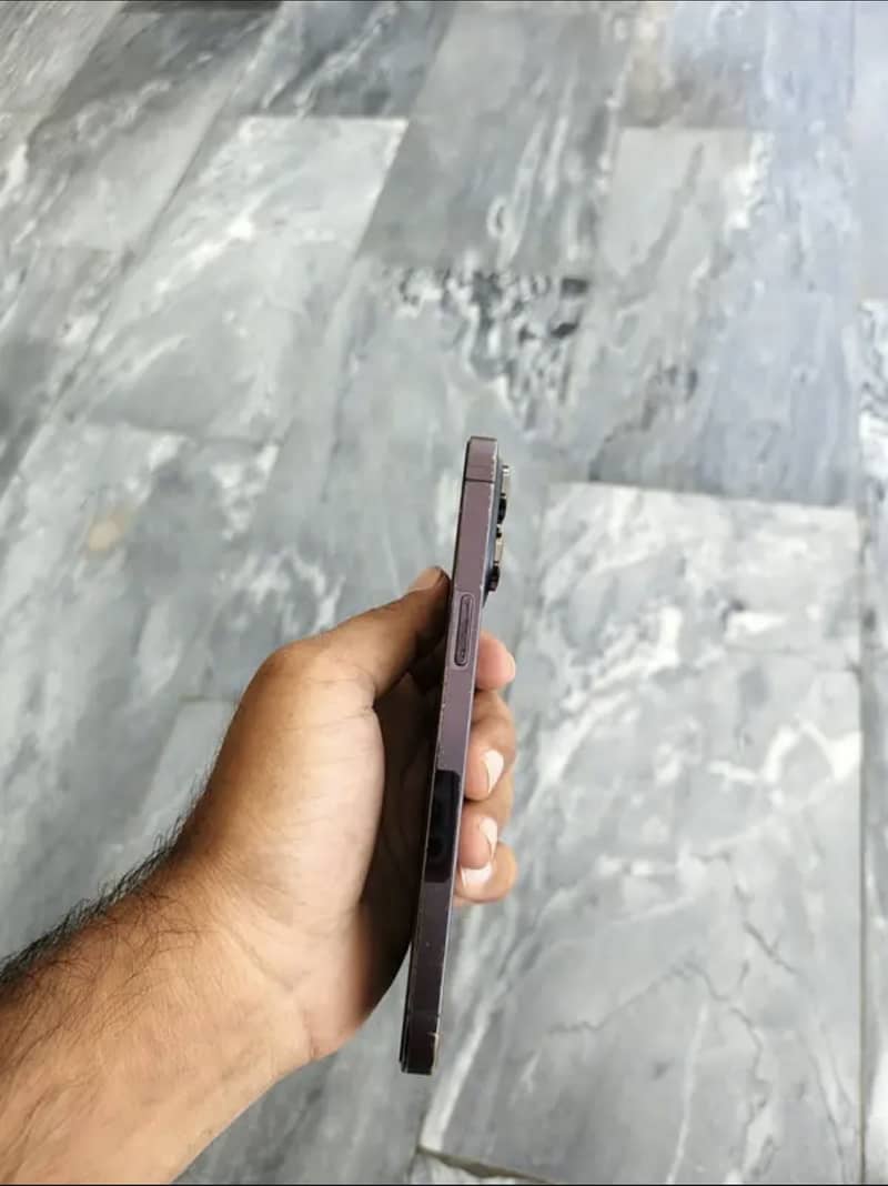 iPhone 14 pro max 4