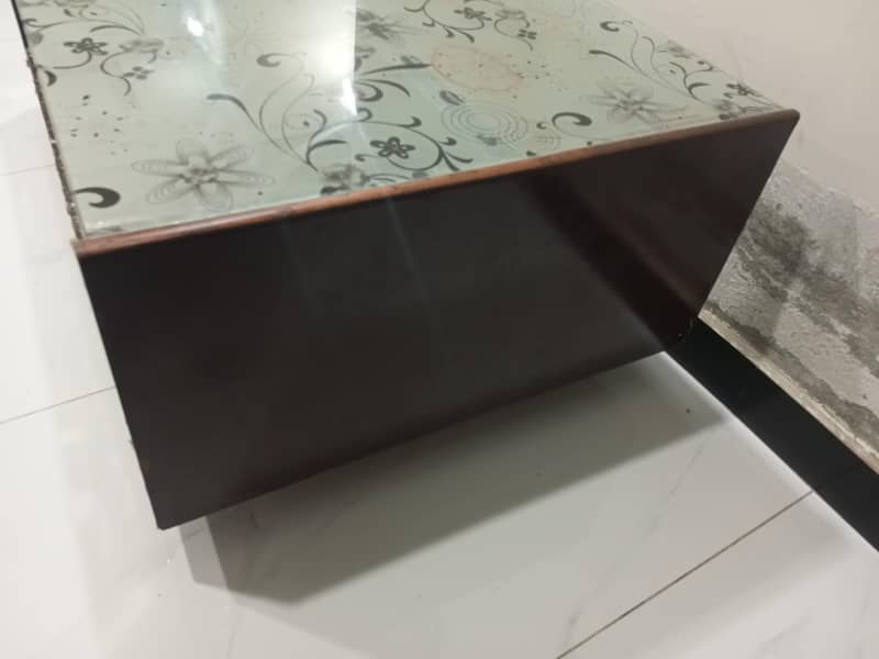 Box Table 4
