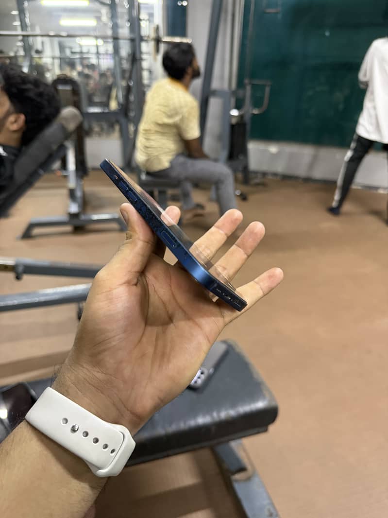 Apple iPhone 13 1