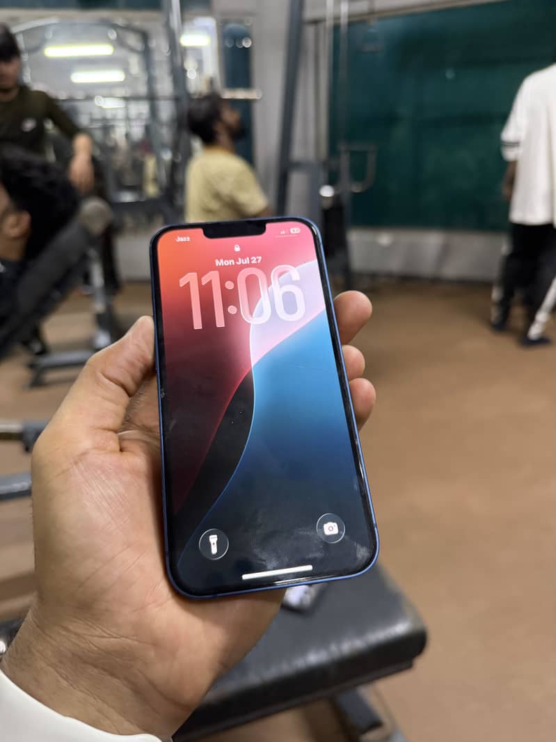 Apple iPhone 13 3