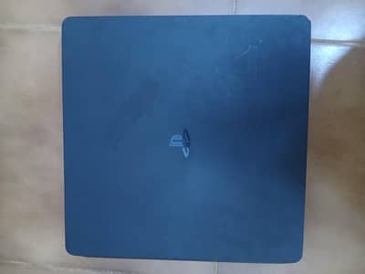 Sony PlayStation 4 Slim -500 GB(Slightly used) 1 Controller 2 Games
