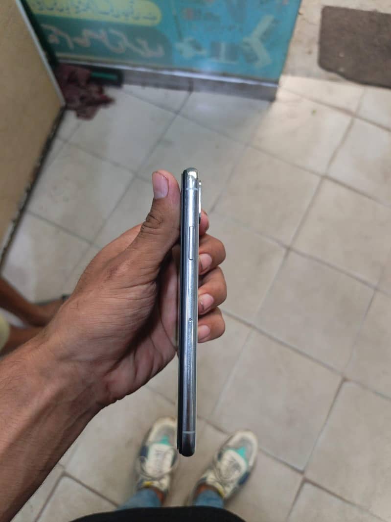 Apple iPhone X 1