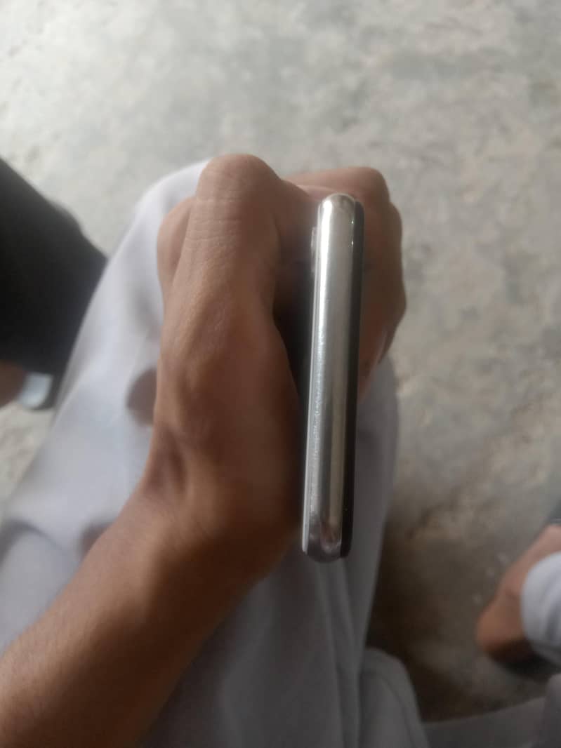 Apple iPhone X 5