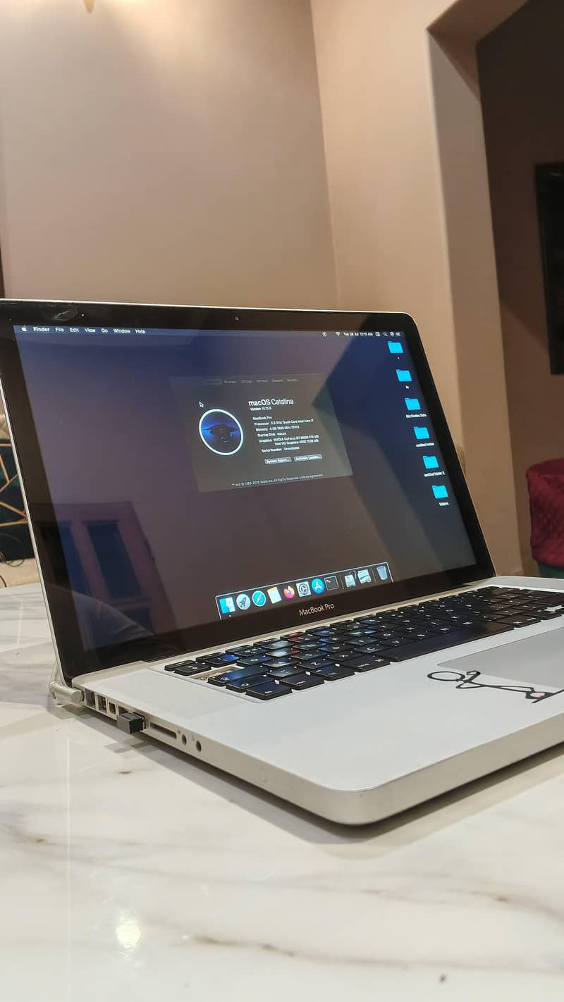 Mac book 2014 model 8