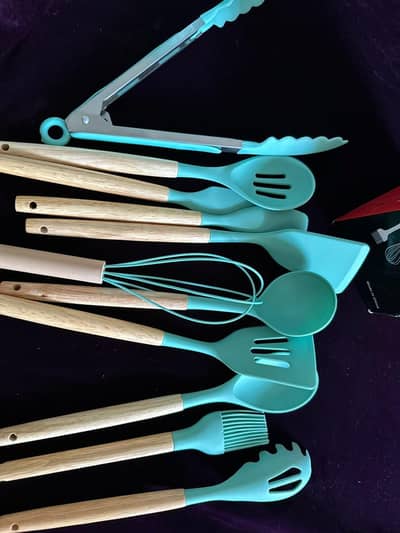 12pcs preminum Silicone kitchen Utensils set with wodden handle