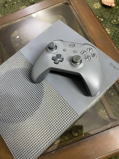 Xbox One s Special Edition 500gb with box