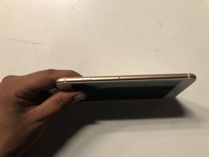 Apple iPhone 8 Plus 10