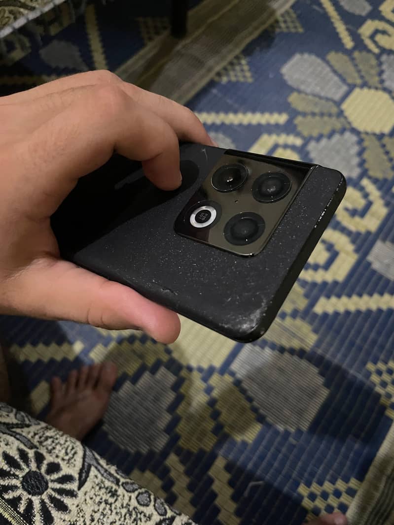 One Plus 10 Pro 4