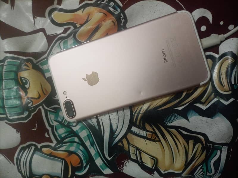 Apple iPhone 7 Plus 0