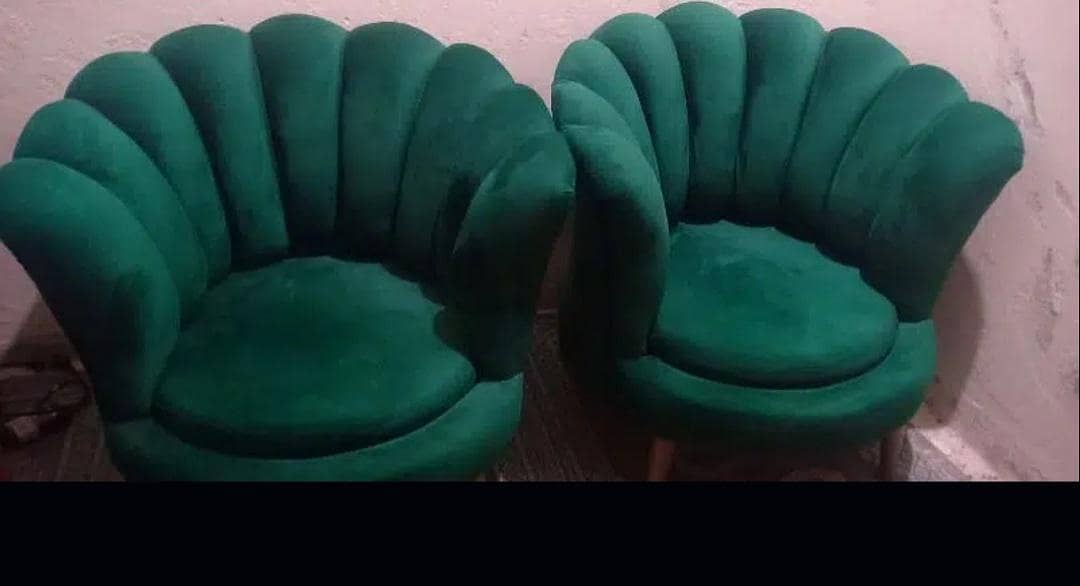 Crown sofa set 0