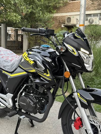 Honda CB 150 F black colour  255 km Driven