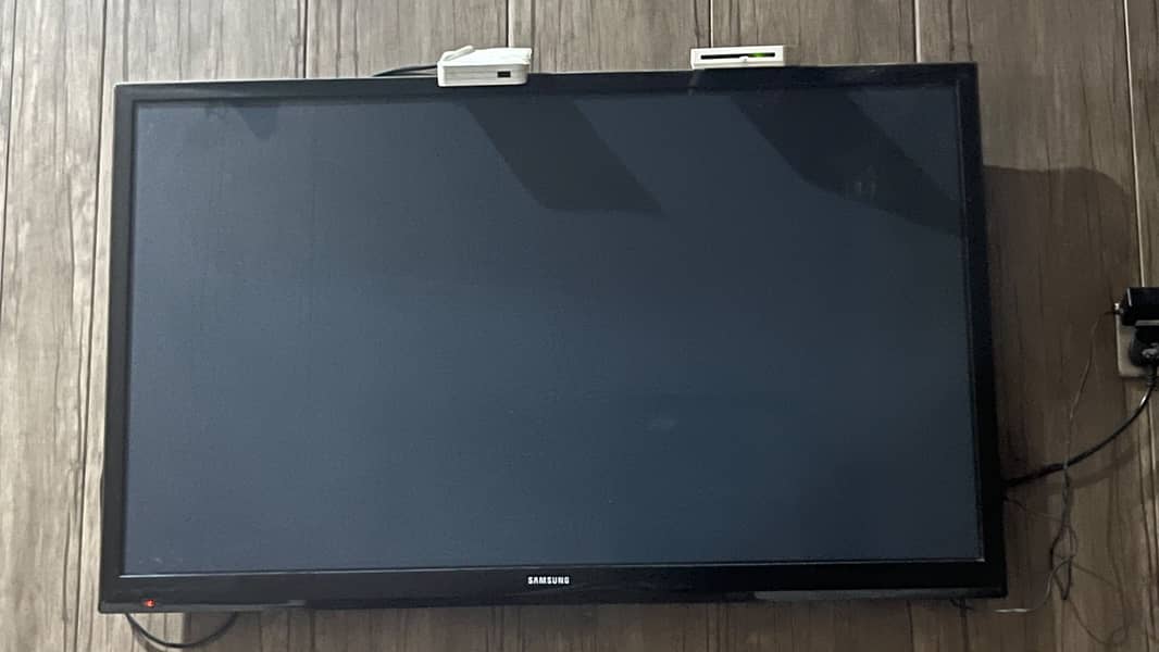 LCD TV 2