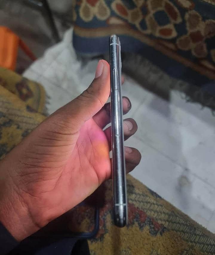 iPhone 11 Pro 1