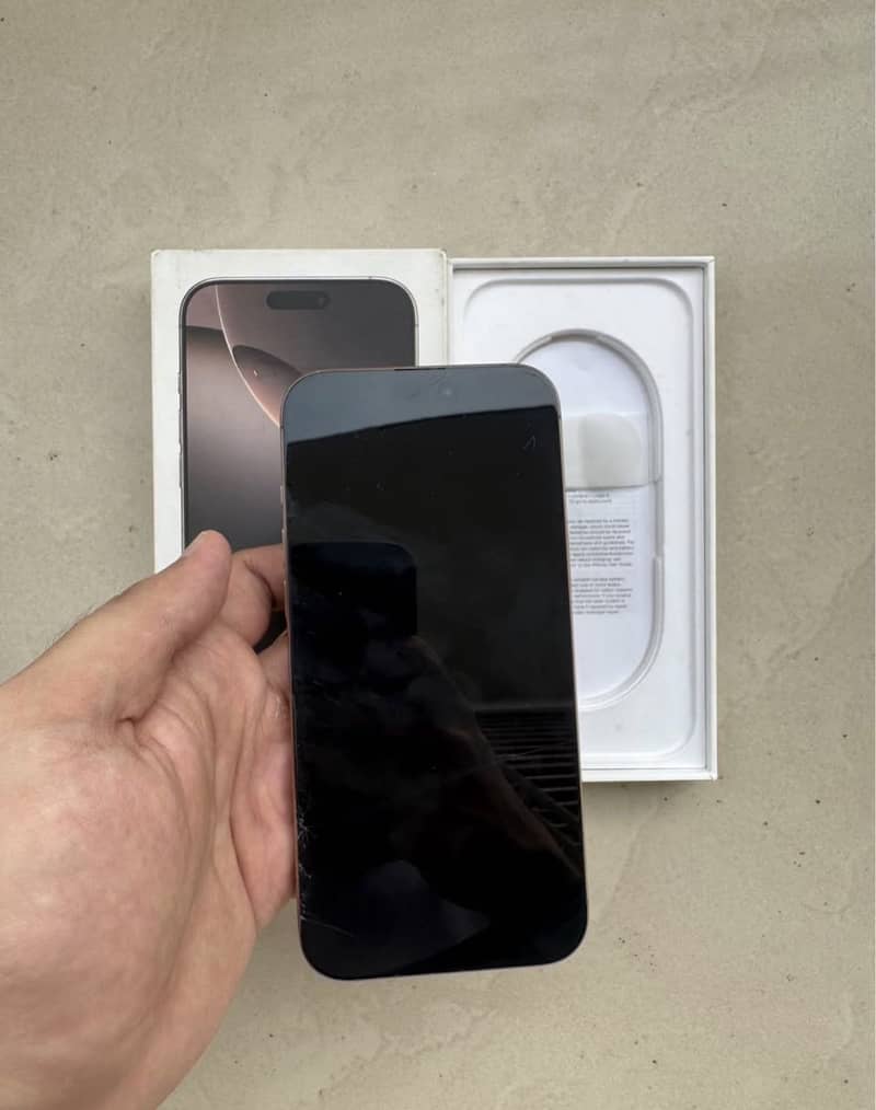 iPhone 16 pro max 5