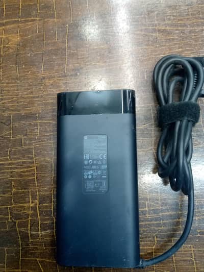 HP Blue pin 230 w orignal charger ha