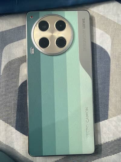 Tecno camon 30