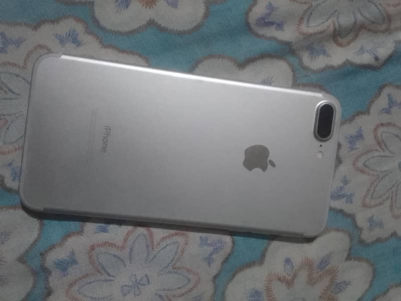 Apple iPhone 7 Plus 0