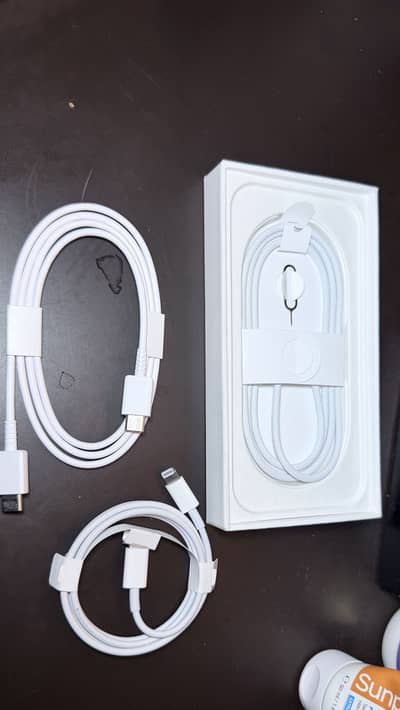 Apple , Samsung Box Pulled Offical