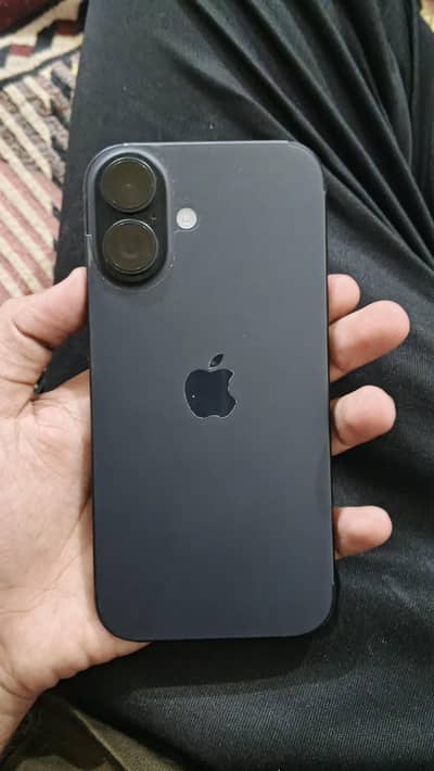 Apple iPhone 16