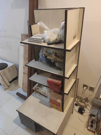 Storage shelf