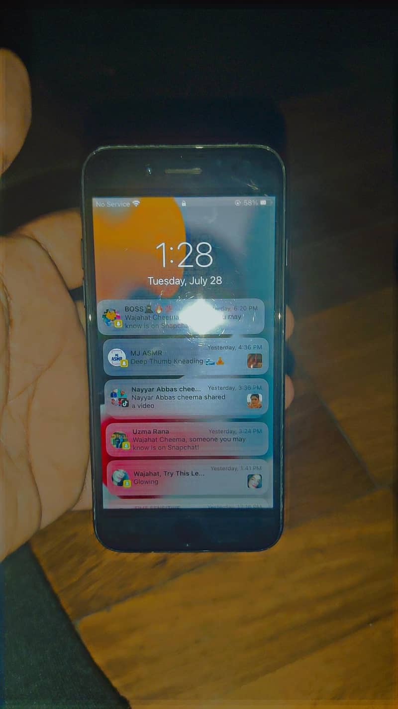 Apple iPhone 7 0