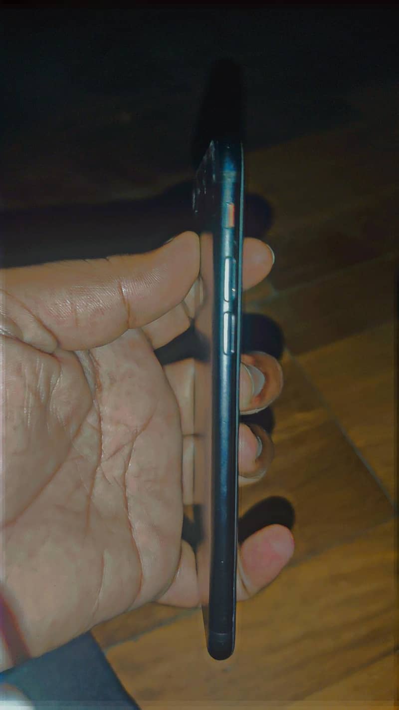 Apple iPhone 7 2