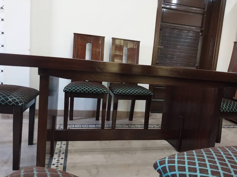 Dining Table Wth Chairs 1