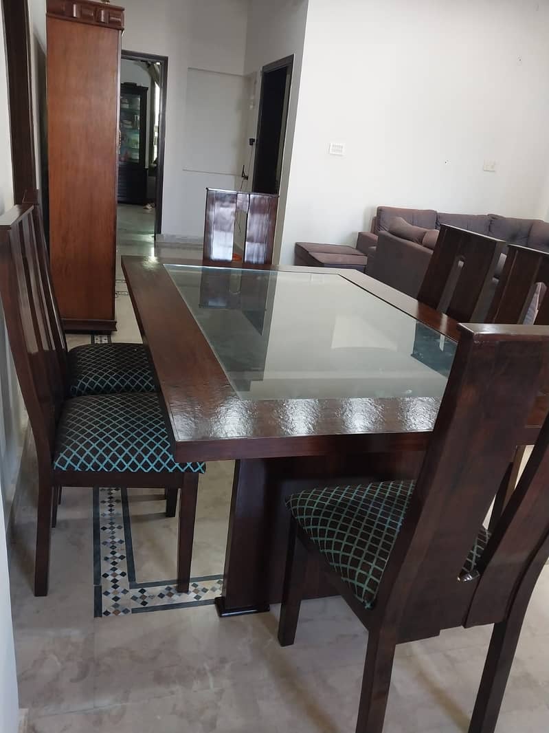 Dining Table Wth Chairs 3