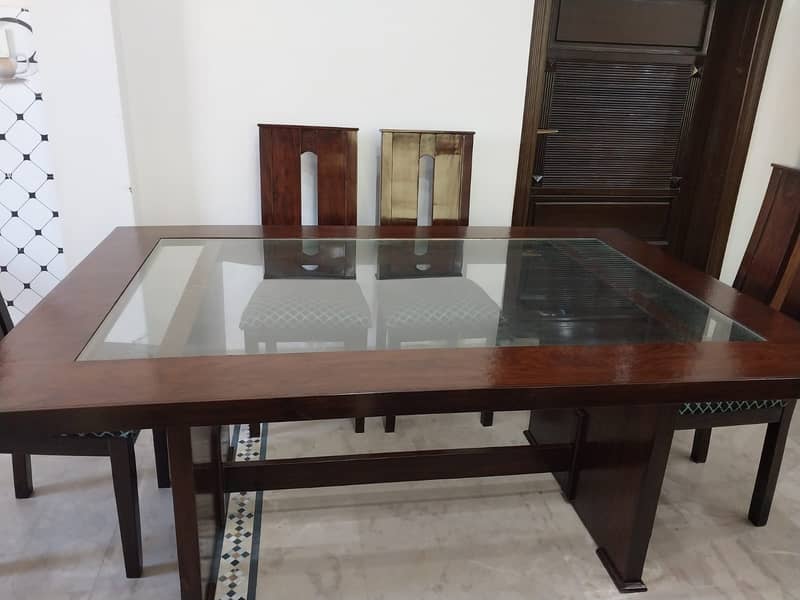 Dining Table Wth Chairs 4