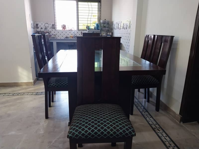 Dining Table Wth Chairs 5