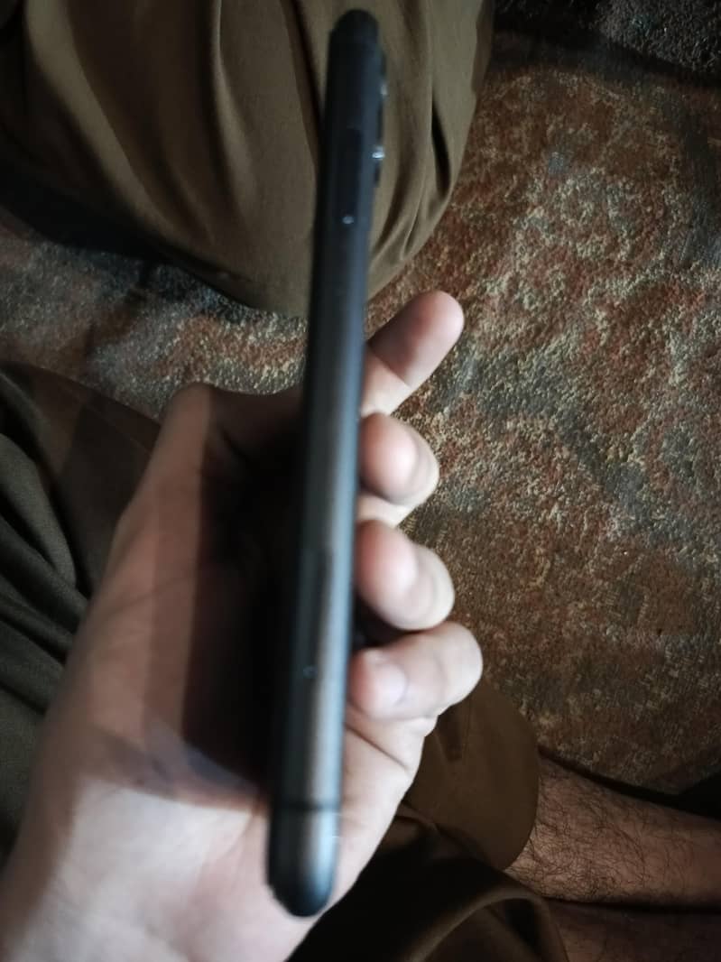 Apple iPhone 11 5
