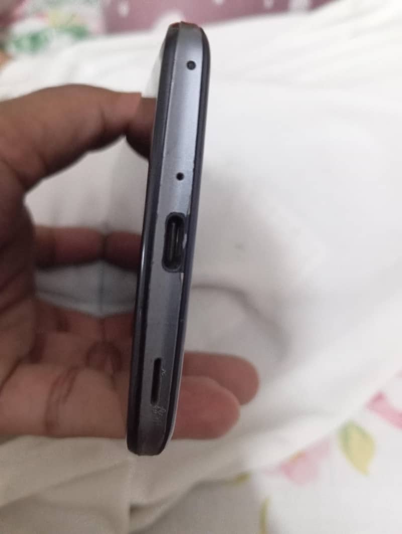 Sharp Aquos Zero 2 3
