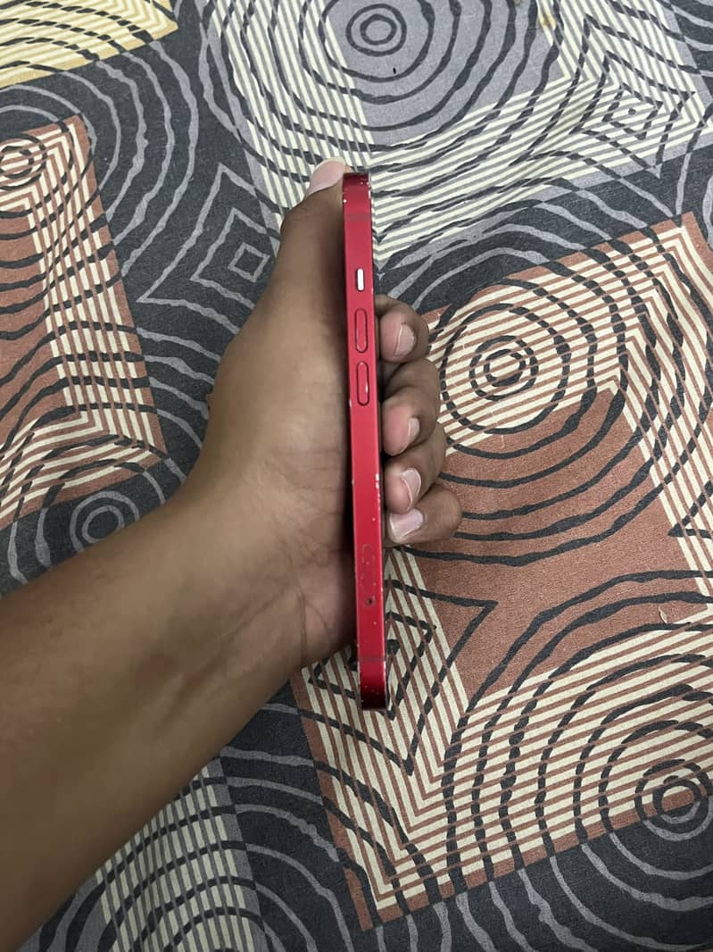 IPHONE13 4