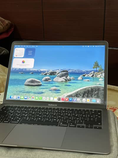MacBook Air M1 13 inches Excellent Condition