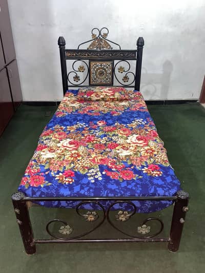 2 Iron single bed for sale urgent  03145366414