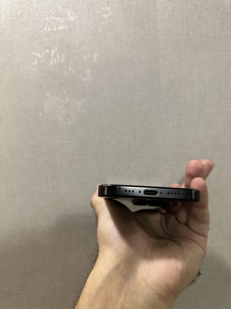 Apple iPhone 16 Pro 5