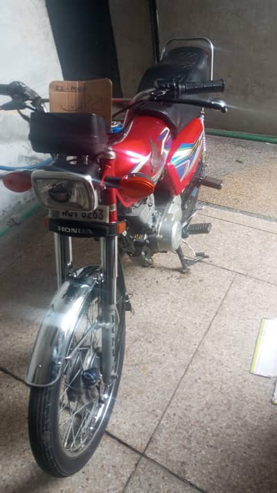 Honda 125  Red  first hand use